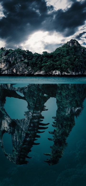 手机竖屏深色模式界面，夜间观看时整体转为暗色背景，赛事文字与图标保持高对比度
